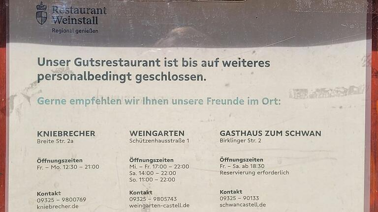 Seit Anfang Juli ist der Weinstall des Casteller Domänenamtes wegen Personalmangels komplett geschlossen. Das Restaurant verweist Gäste auf Alternativen im Ort.