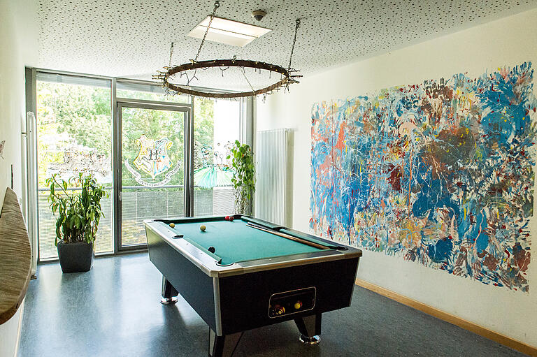 Für die Größeren gibt es einen Billard-Tisch in der&nbsp;Klinik für Kinder- und Jugendpsychiatrie, Psychosomatik und Psychotherapie.&nbsp;