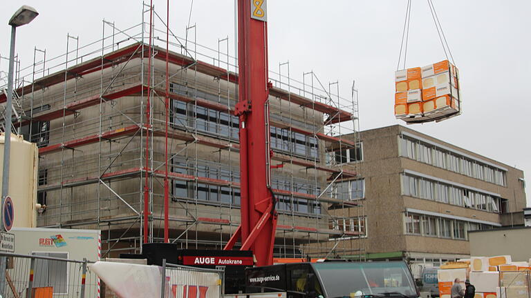 Die Baustelle des Friedrich-List-Gymnasiums (FLG) in Gemünden am 25. Januar 2022.