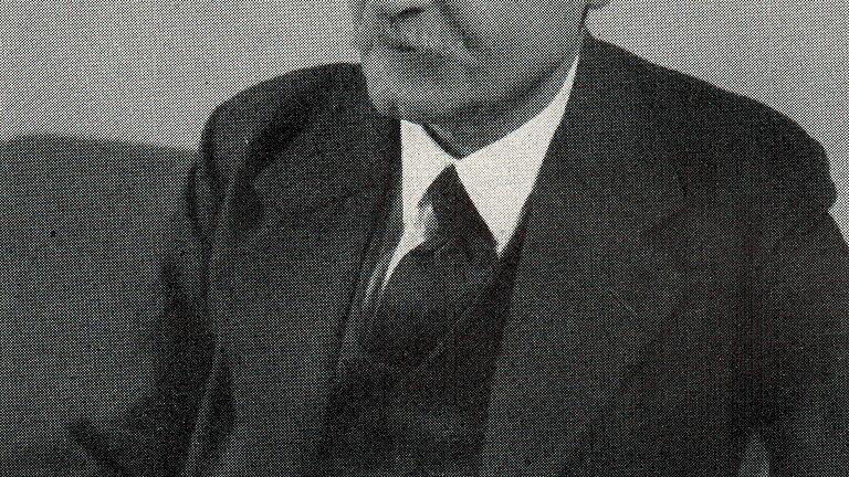 Oberstudienrat Joseph Schnetz (1873–1952), Lehrer für Deutsch, Geschichte, Naturkunde, Kalligraphie, Gesangs- und Instrumentaluntericht von 1911-1916 am Lohrer Gymnasium. Oberstudienrat Joseph Schnetz (1873–1952), Lehrer für Deutsch, Geschichte, Naturkunde, Kalligraphie, Gesangs- und Instrumentaluntericht von 1911-1916 am Lohrer Gymnasium.