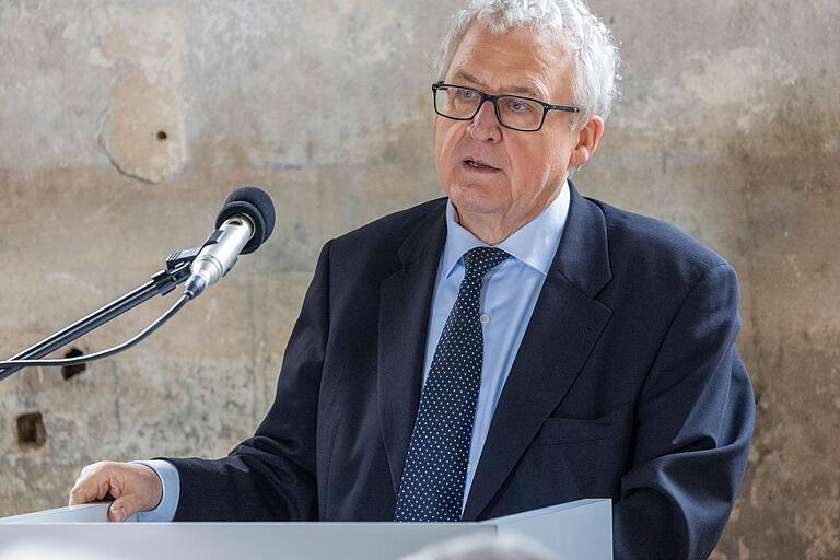 Bezirksheimatpfleger Prof. Dr. Klaus Reder hielt eine Festansprache zum Thema 'Wenn (die) Steine reden könnten'. Bezirksheimatpfleger Prof. Dr. Klaus Reder hielt eine Festansprache zum Thema 'Wenn (die) Steine reden könnten'.
