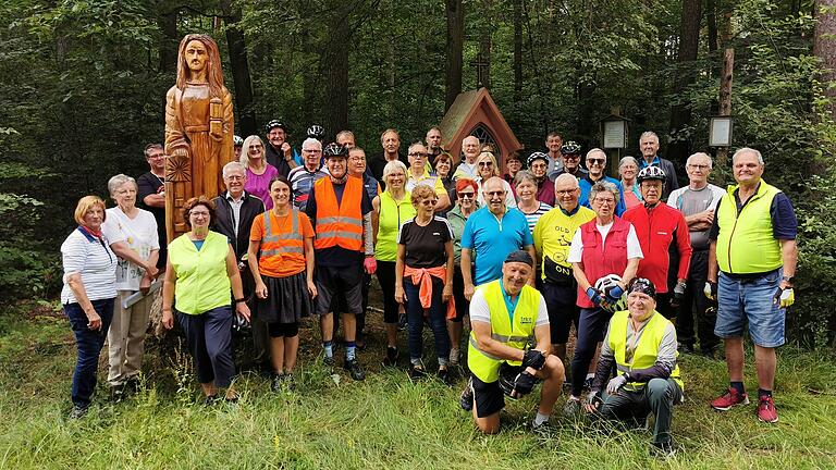 Die Radgruppe an der Roten Marter.