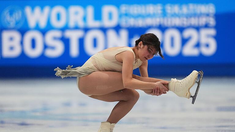 Weltmeisterschaften Eiskunstlauf - Alysa Liu aus den USA liegt nach dem Kurzprogramm bei der Eiskunstlauf-WM in Führung. Weltmeisterschaften Eiskunstlauf - Alysa Liu aus den USA liegt nach dem Kurzprogramm bei der Eiskunstlauf-WM in Führung.
