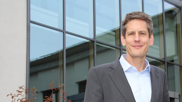Jochen Starke, Geschäftsführender Vorstand der ÜZ Mainfranken in Lülsfeld, verlässt nach nur knapp drei Jahren die Energieversorger-Genossenschaft. Jochen Starke, Geschäftsführender Vorstand der ÜZ Mainfranken in Lülsfeld, verlässt nach nur knapp drei Jahren die Energieversorger-Genossenschaft.