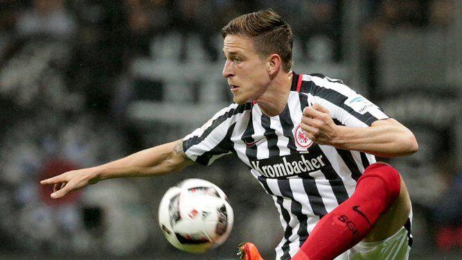 Neu-Schalker       -  Bastian Oczipka kommt aus Frankfurt nach Gelsenkirchen.