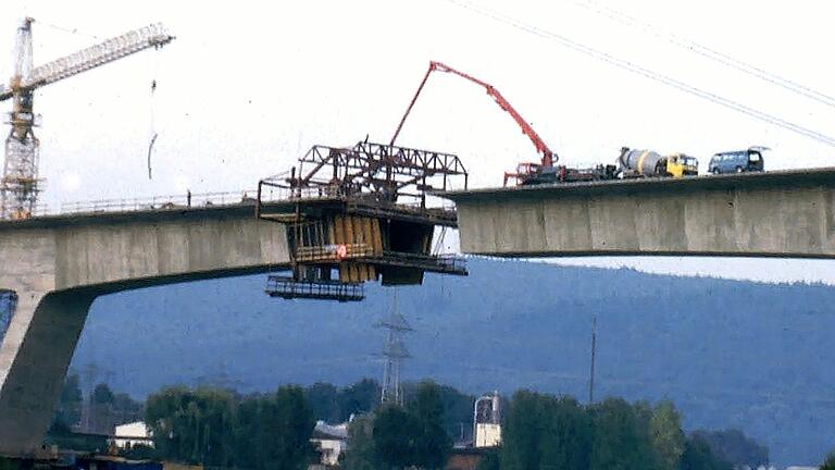 Eine Großbaustelle war der ICE-Streckenbau im Raum Gemünden um das Jahr 1990.