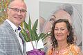 Iphofens Bürgermeister Dieter Lenzer gratulierte Galeristin Manuela Hellwig zur Eröffnung ihrer Pop-up-Galerie.