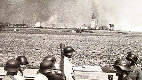 Die Flak-Stellung bei Oberndorf. Sieben Luftwaffenhelfer und vier Soldaten sterben hier in der Nacht zum 25. Februar 1944.
