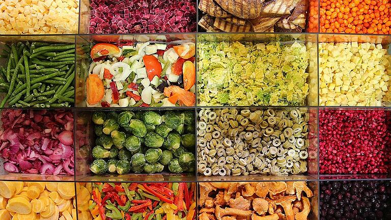 Messe BioFach - Bio-Gemüse ist während der Biofach in Nürnberg Teil des Angebotes (Archivbild). Die Fachmesse dauert bis 17. Februar und ist ein Spiegelbild der Tatsache, dass Bio-Lebensmittel nach wie vor populär sind. Messe BioFach - Bio-Gemüse ist während der Biofach in Nürnberg Teil des Angebotes (Archivbild). Die Fachmesse dauert bis 17. Februar und ist ein Spiegelbild der Tatsache, dass Bio-Lebensmittel nach wie vor populär sind.