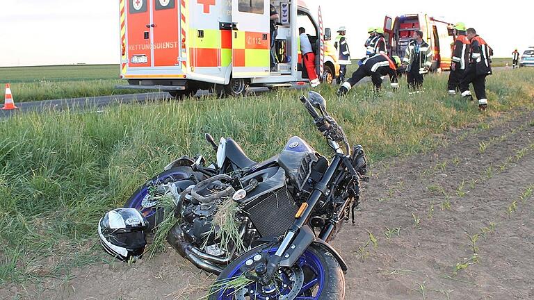 Am 8.Mai wurden die Retter zudem zu einem Motorradunfall zwischen Gerolzhofen und Brünnstadt gerufen. Am 8.Mai wurden die Retter zudem zu einem Motorradunfall zwischen Gerolzhofen und Brünnstadt gerufen.