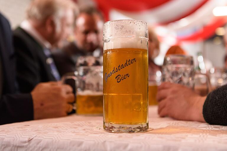 Frisch eingeschenkt: In Gnodstadt braut die Familie Rank in siebter Generation schon Bier. Frisch eingeschenkt: In Gnodstadt braut die Familie Rank in siebter Generation schon Bier.