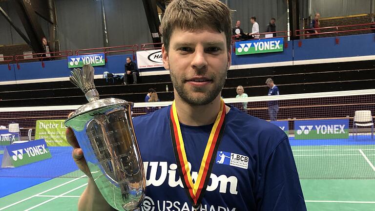 Auch nach seiner aktiven Karriere nahm Michael Fuchs gelegentlich noch den Schläger in die Hand. Wie hier, als er im Jahr 2019 mit dem BC Saarbrücken-Bischmisheim zum neunten Mal deutscher Badminton-Mannschaftsmeister wurde.