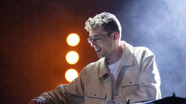 DJ Lost Frequencies - Der DJ Lost Frequencies tritt auch beim Radiopreis auf DJ Lost Frequencies - Der DJ Lost Frequencies tritt auch beim Radiopreis auf