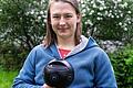 Kleine Kugel – komplexe Technik: THWS-Studentin Clara Eggers mit der ballförmigen Kamera Insta360 Pro2.