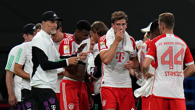 FC Bayern München - Manchester City.jpeg       -  Noch hat Thomas Tuchel nicht die Mannschaft zusammen, die er gern für den Saisonstart hätte. In Tokio sinken die Aktien von Leon Goretza (rechts) weiterhin.