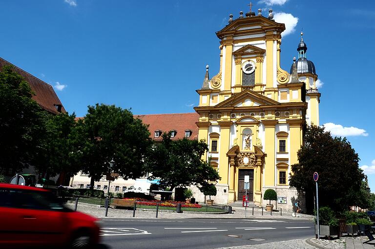 Die Stadtkirche der Evangelisch-Lutherischen Kirchengemeinde in Kitzingen ist eine sogenannte Radwegekirche.&nbsp;