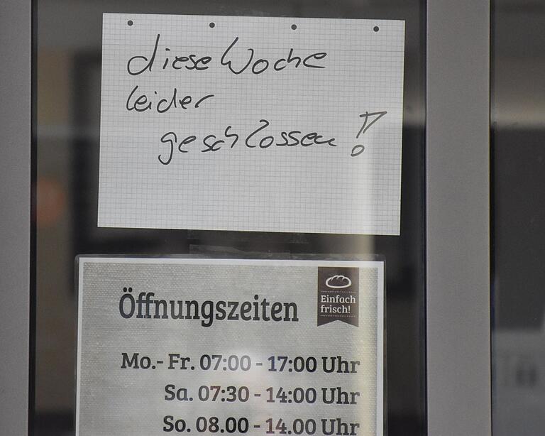 'Diese Woche leider geschlossen' – Dieser Text hing in den zurückliegenden Wochen an der Eingangstür der Filiale des 'Höreder Beck' an der Ecke Lange Zehntstraße/Kesslergasse. Aufgrund der angespannten Personalsituation wurde die Filiale vorübergehend geschlossen. Sobald es die Personalsituation zulasse werde die Filiale wieder geöffnet, teilt das Unternehmen mit. 'Diese Woche leider geschlossen' – Dieser Text hing in den zurückliegenden Wochen an der Eingangstür der Filiale des 'Höreder Beck' an der Ecke Lange Zehntstraße/Kesslergasse. Aufgrund der angespannten Personalsituation wurde die Filiale vorübergehend geschlossen. Sobald es die Personalsituation zulasse werde die Filiale wieder geöffnet, teilt das Unternehmen mit.
