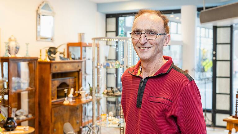 Hier gibt es Antiquitäten und Modernes: Walter Pfrang hat in der Blasiusgasse 5 das Geschäft 'Zeitgeist' eröffnet. Hier gibt es Antiquitäten und Modernes: Walter Pfrang hat in der Blasiusgasse 5 das Geschäft 'Zeitgeist' eröffnet.