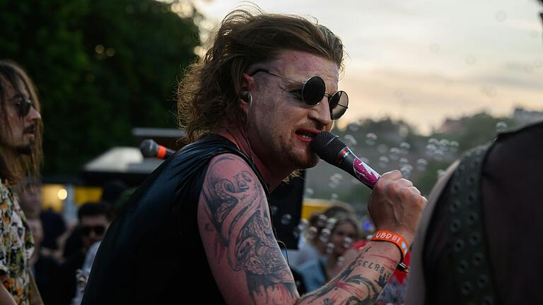 Die Band Thunderkant tritt beim Summer Opening in Gerolzhofen auf: Aber nicht an diesem Samstag, sondern eine Woche später! Die Band Thunderkant tritt beim Summer Opening in Gerolzhofen auf: Aber nicht an diesem Samstag, sondern eine Woche später! 