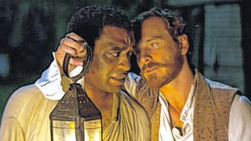 Chiwetel Ejiofor (links) und Michael Fassbender in &bdquo;12 Years a Slave&ldquo;.