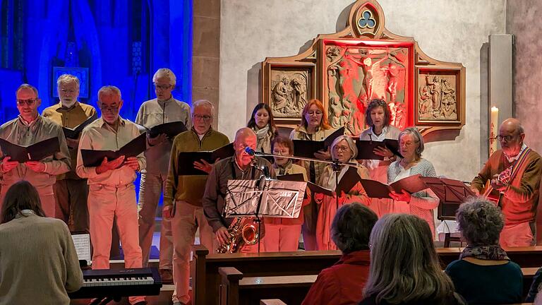 Instrumental unterstützt wurde der Chor von GuIG durch Klavier (Stefan Ammersbach, links), Saxophon (Friedbert Heckmann, Mitte), Gitarre (Valentin Fell, rechts) und Querflöte (Corina Ammersbach, nicht auf dem Bild). Instrumental unterstützt wurde der Chor von GuIG durch Klavier (Stefan Ammersbach, links), Saxophon (Friedbert Heckmann, Mitte), Gitarre (Valentin Fell, rechts) und Querflöte (Corina Ammersbach, nicht auf dem Bild).