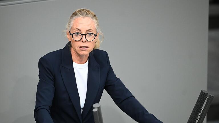 Claudia Raffelhüschen - Claudia Raffelhüschen von der FDP zieht nach einer Wahlperiode einen Schlussstrich. Sie erklärt das auch damit, „dass die Politik der Ampel-Koalition nicht immer mit meinen liberalen Grundüberzeugungen im Einklang steht”. (Archivfoto) Claudia Raffelhüschen - Claudia Raffelhüschen von der FDP zieht nach einer Wahlperiode einen Schlussstrich. Sie erklärt das auch damit, „dass die Politik der Ampel-Koalition nicht immer mit meinen liberalen Grundüberzeugungen im Einklang steht”. (Archivfoto)