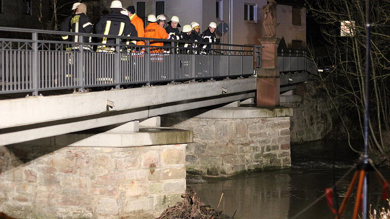Flussabwärts wie hier in Impfingen wurde tagelang intensiv nach der Vermissten gesucht. Flussabwärts wie hier in Impfingen wurde tagelang intensiv nach der Vermissten gesucht.