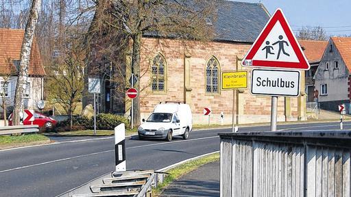 Ärger in Kleinbrach: Der Radweg auf der Saale-Brücke ist viel zu schmal. Ärger in Kleinbrach: Der Radweg auf der Saale-Brücke ist viel zu schmal.
