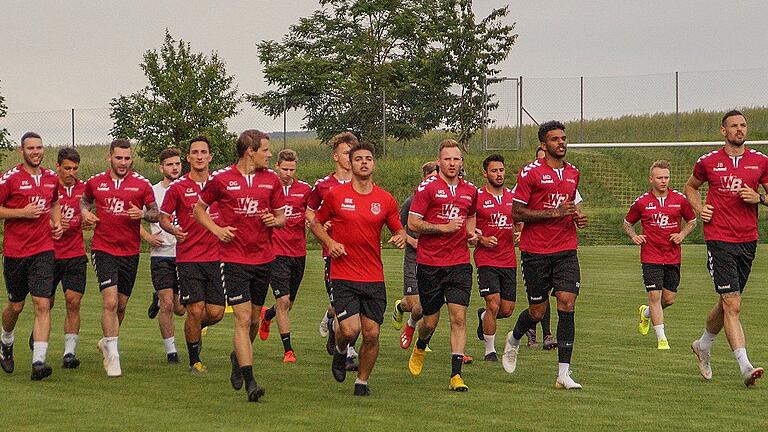 Die ersten Meter der Vorbereitung auf die Saison in der Regionalliga sind gelaufen beim TSV Aubstadt.