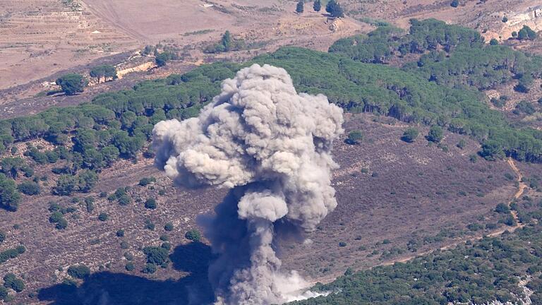 Nahostkonflikt - Mardsch Uyun - Israel kündigte an, es werde seine Angriffe auf die Schiitenmiliz Hisbollah noch verschärfen. Nahostkonflikt - Mardsch Uyun - Israel kündigte an, es werde seine Angriffe auf die Schiitenmiliz Hisbollah noch verschärfen.