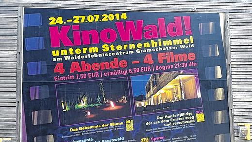 Plakat im Gramschatzer Wald zum Filmfestivals: KinoWald!
