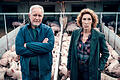 2_Tatort_Bauernsterben_Titel.jpg       -  Moritz Eisner (Harald Krassnitzer) und Bibi Fellner (Adele Neuhauser): Szene aus dem Tatort heute aus Wien ('Bauernsterben').