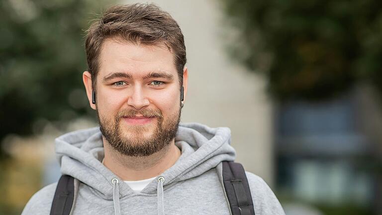 Daniel Fuchsberger (29) aus Schweinfurt findet, dass das Gesundheitswesen stärker gefördert werden sollte.