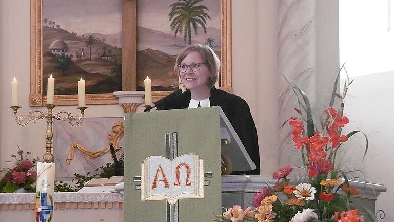 Abschied vom Altar in der Kirche in Heßdorf .....