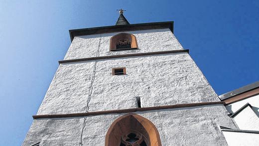 Alte Kirche Wernfeld: In 15 Jahren soll die über 500 Jahre alte Julius-Echter-Kirche in den Besitz der katholischen Kirche zurückgehen. Alte Kirche Wernfeld: In 15 Jahren soll die über 500 Jahre alte Julius-Echter-Kirche in den Besitz der katholischen Kirche zurückgehen.