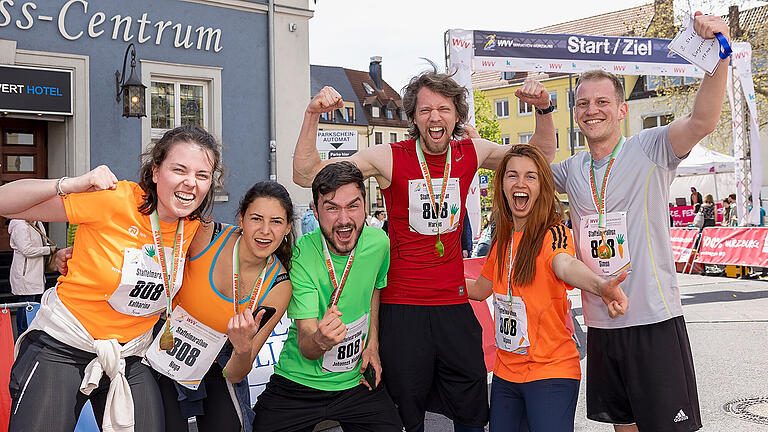 Bei strahlendem Sonnenschein und frühlingshaften Temperaturen fand am Sonntag der WVV Marathon in Würzburg statt. Hier gibt's alle Fotos!