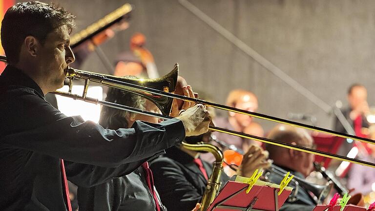 Die Big Band der Deutschen Oper Berlin beim Kissinger Sommer 2024 - Die Big Band der Deutschen Oper Berlin beim Kissinger Sommer 2024 Die Big Band der Deutschen Oper Berlin beim Kissinger Sommer 2024 - Die Big Band der Deutschen Oper Berlin beim Kissinger Sommer 2024
