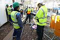 Beamte des Hauptzollamts Schweinfurt im Einsatz: Hier ermitteln Mitarbeiter der Finanzkontrolle Schwarzarbeit auf einer Baustelle.