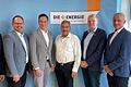 Die Marktgemeinde Thüngen ist nun Gesellschafter von 'Die Energie'. Darüber freuten sich die Bürgermeister der bisherigen Gesellschafterkommunen Jürgen Götz (Veitshöchheim), Michael Hombach (Karlstadt) und Mario Paul (Lohr) mit den beiden Thüngener Bürgermeistern Lorenz Strifsky und Wolfgang Heß sowie dem 'Energie'-Geschäftsführer Marek Zelezny.