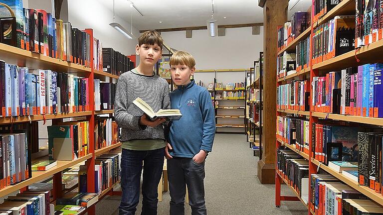 Jakob Kalz und sein jüngerer Bruder Konrad sind begeistere Nutzer der Ochsenfurter Stadtbibliothek. Jakob Kalz und sein jüngerer Bruder Konrad sind begeistere Nutzer der Ochsenfurter Stadtbibliothek.