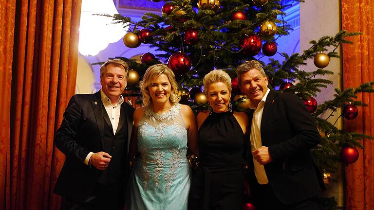 Gut gelaunt (von links): Patrick Lindner, Nadin Meypo, Alexandra Hofmann und Geri der Klostertaler. - Gut gelaunt (von links): Patrick Lindner, Nadin Meypo, Alexandra Hofmann und Geri der Klostertaler. Gut gelaunt (von links): Patrick Lindner, Nadin Meypo, Alexandra Hofmann und Geri der Klostertaler. - Gut gelaunt (von links): Patrick Lindner, Nadin Meypo, Alexandra Hofmann und Geri der Klostertaler.