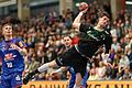 Oliver Seidler (Mitte) von den Wölfen Würzburg beim Wurf am gegnerischen Kreis. Die Würzburger verloren ihr Auswärtsspiel bei Tabellenführer HBW Balingen-Weilstetten.