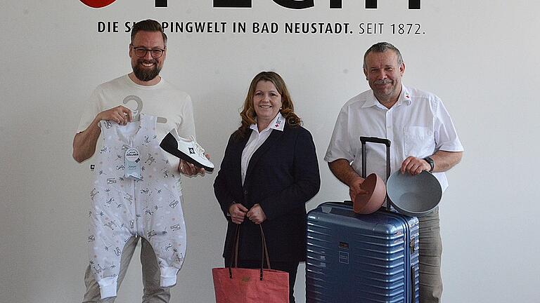 Die nächste Nachhaltigkeitswoche startet am 8. Juni. Unser Bild zeigt (von links): Bernd Titius, Geschäftsführer der Pecht Shoppingwelt in Bad Neustadt, Katja Simon (BRK-Bereich Wohlfahrt und Soziales) und BRK-Kreisgeschäftsführer Ralf Baumeister Die nächste Nachhaltigkeitswoche startet am 8. Juni. Unser Bild zeigt (von links): Bernd Titius, Geschäftsführer der Pecht Shoppingwelt in Bad Neustadt, Katja Simon (BRK-Bereich Wohlfahrt und Soziales) und BRK-Kreisgeschäftsführer Ralf Baumeister