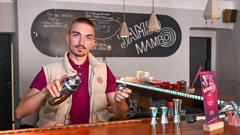 Die Mambo-Bar in Zeil hat wieder aufgemacht. Luca Seel ist der neue Chef. Die Mambo-Bar in Zeil hat wieder aufgemacht. Luca Seel ist der neue Chef. 
