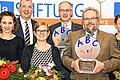 Einsatz für Bildung: Gudrun Brendel-Fischer (AVALON), Günter Reichert (Asylothek), Juliane Siegel (KulturTafel), Stefan Schindler (Sparda-Stiftung), Vera Taube (Pestalozzi-Projekt), Jochen Nußbaum (Diakonie Erlangen), Wolfgang Meier (Pestalozzi-Schule), Eva-Maria Herbert (BR-Journalistin) und Thomas Lang (Sparda-Stiftung) (von links).