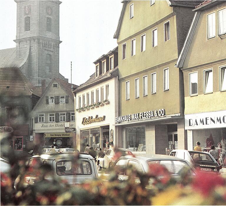 Mitten im Herzen des Bad Neustädter Marktplatzes fing für die Flessabank 1969 alles an. Mitten im Herzen des Bad Neustädter Marktplatzes fing für die Flessabank 1969 alles an.