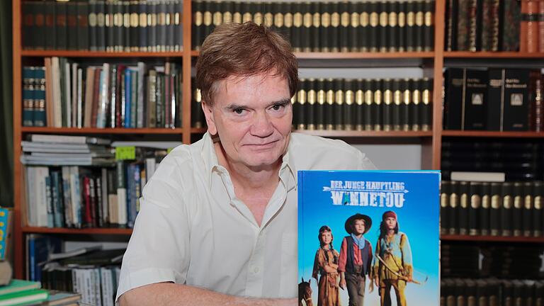 Karl May-3 - Bernhard Schmid vom Karl May Verlag in Bamberg will sein Winnetou-Buch nicht zurückziehen. Karl May-3 - Bernhard Schmid vom Karl May Verlag in Bamberg will sein Winnetou-Buch nicht zurückziehen.