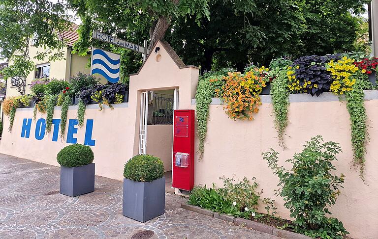 1. Platz in der Kategorie 'Blumenschmuck Gewerbe': Hotel am Main 1. Platz in der Kategorie 'Blumenschmuck Gewerbe': Hotel am Main