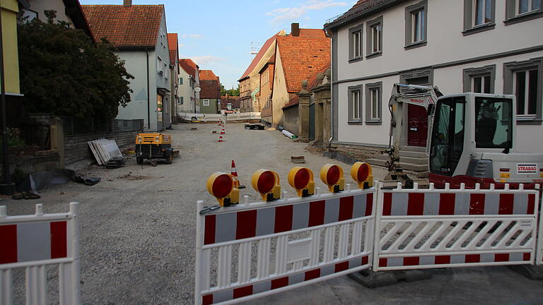 Gute Nachricht zu den Baustellen in Rüdenhausen: Für die Erneuerung der Wasserleitung erhielt der Markt eine Zuwendung von einer Million Euro.&nbsp;