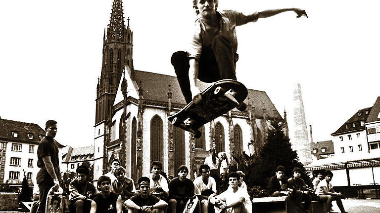 Im Skateboardfieber: 1987 auf dem Marktplatz.